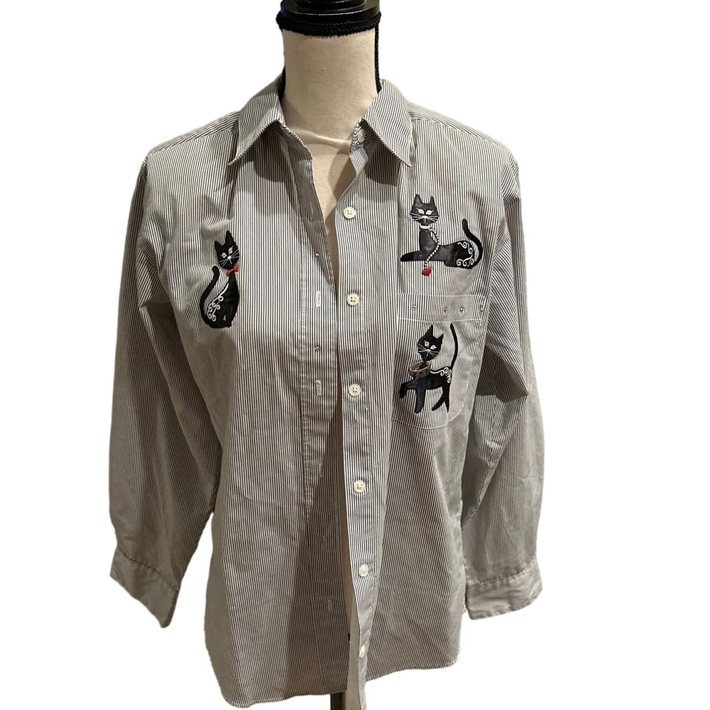 Women’s Get Lucky Cat Button Up Shirt  Size Small
